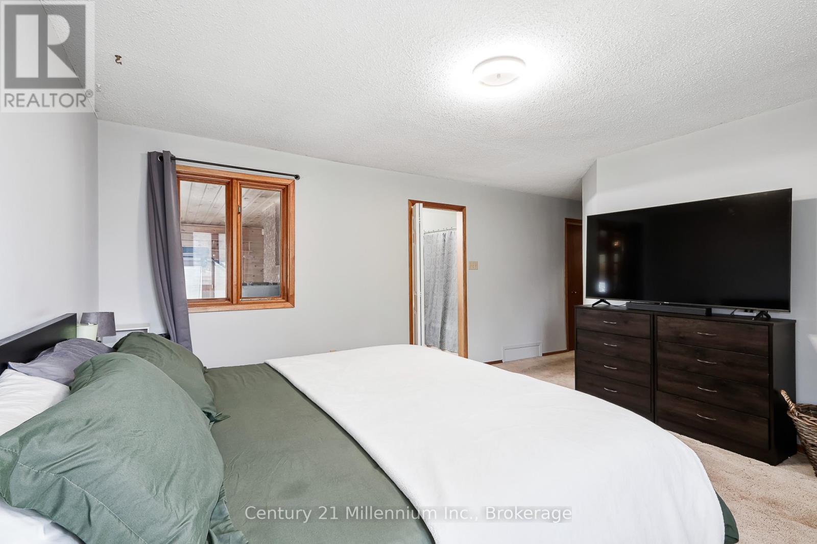 213 Jane Street, Clearview, Ontario  L0M 1S0 - Photo 31 - S12877204