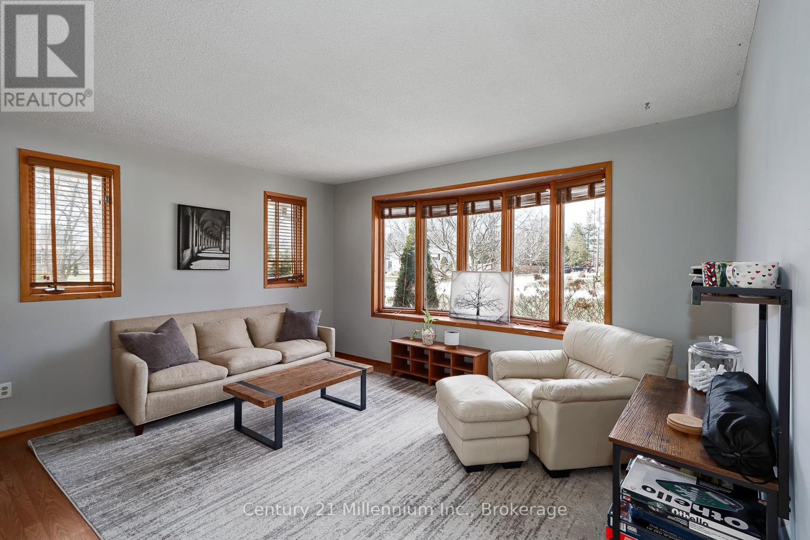 213 Jane Street, Clearview, Ontario  L0M 1S0 - Photo 9 - S12877204