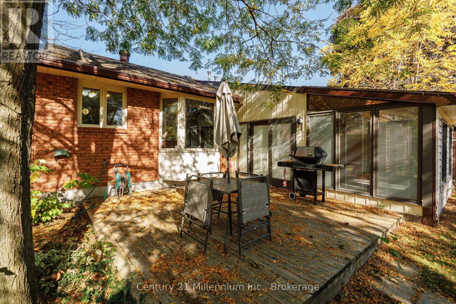 213 Jane Street, Clearview, Ontario  L0M 1S0 - Photo 37 - S12877204