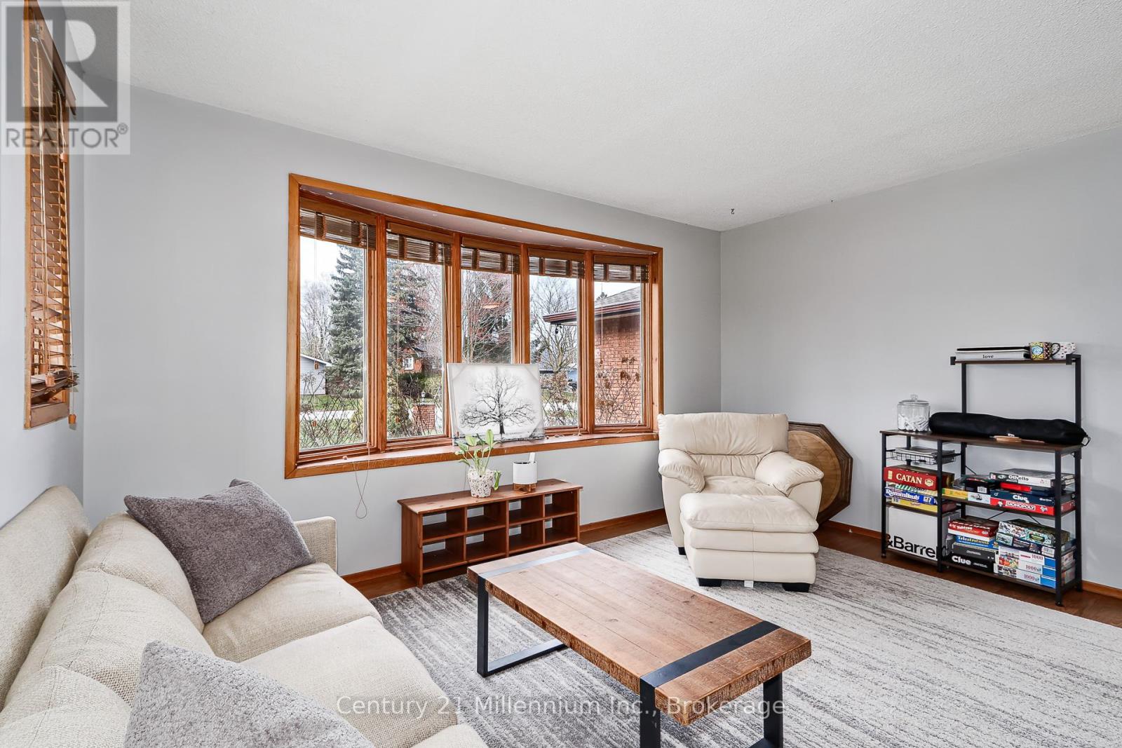 213 Jane Street, Clearview, Ontario  L0M 1S0 - Photo 8 - S12877204