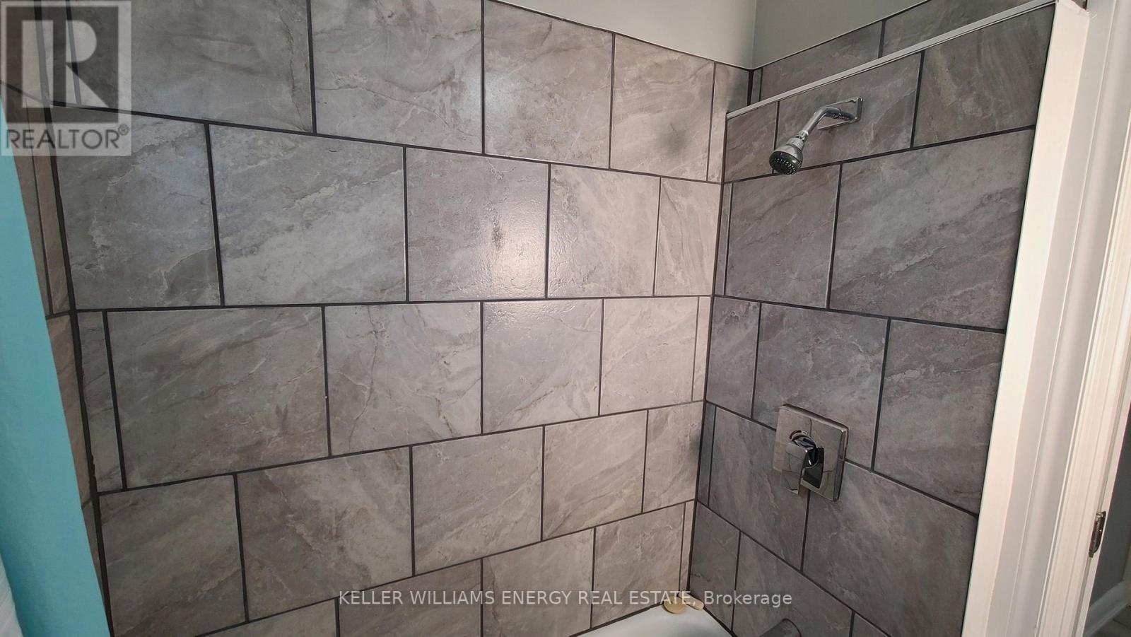 Upper - 201 Celina Street, Oshawa, Ontario  L1H 4N7 - Photo 19 - E13033948