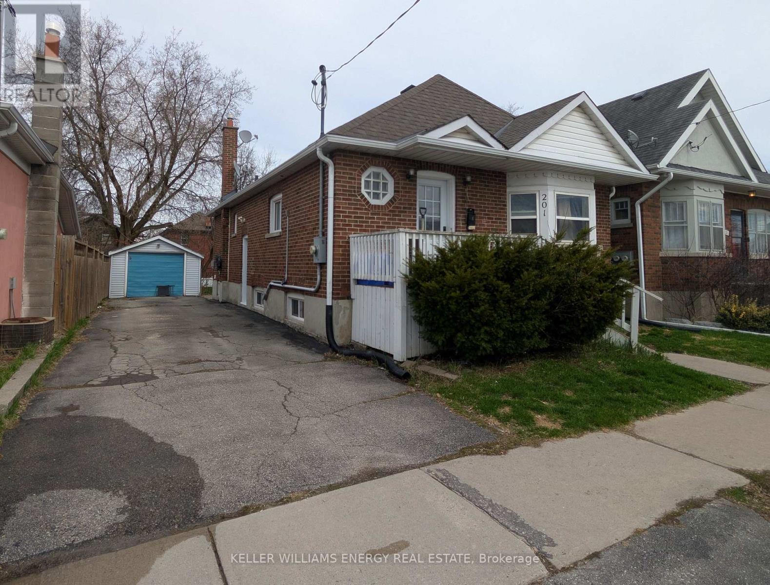 Upper - 201 Celina Street, Oshawa, Ontario  L1H 4N7 - Photo 2 - E13033948