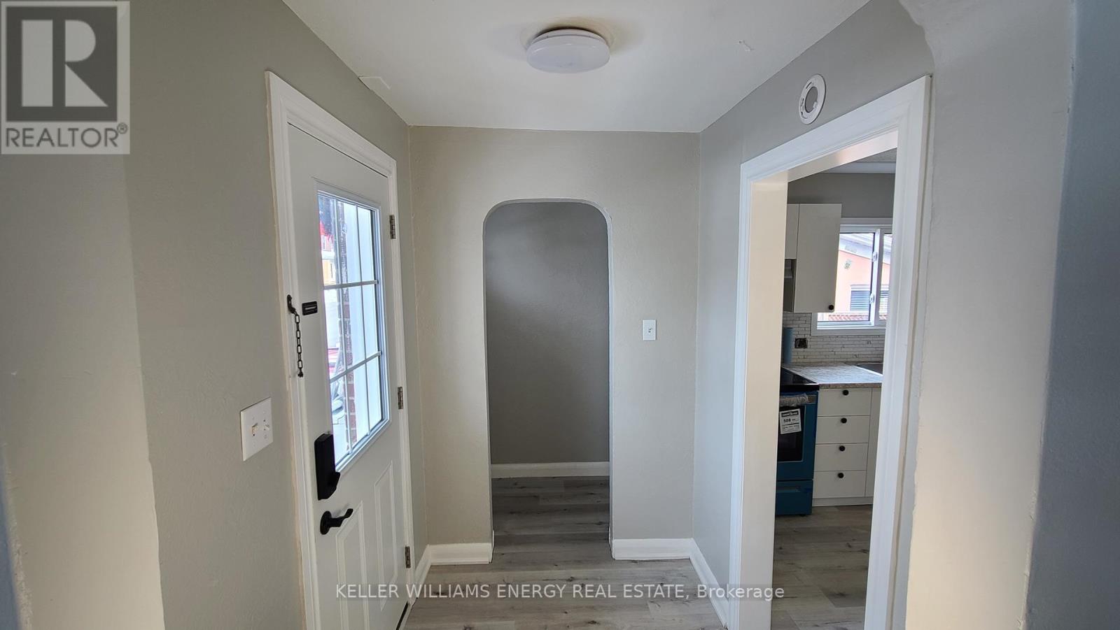 Upper - 201 Celina Street, Oshawa, Ontario  L1H 4N7 - Photo 4 - E13033948