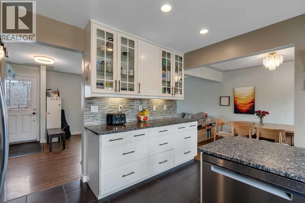 3116 Brentwood Boulevard NW, Calgary, Alberta  T2L 1J8 - Photo 6 - A2301479