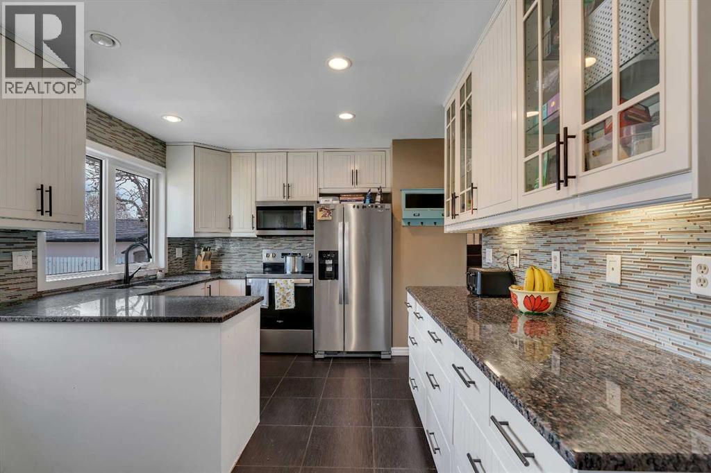 3116 Brentwood Boulevard NW, Calgary, Alberta  T2L 1J8 - Photo 9 - A2301479