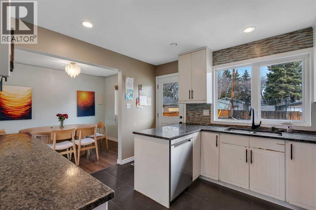 3116 Brentwood Boulevard NW, Calgary, Alberta  T2L 1J8 - Photo 5 - A2301479