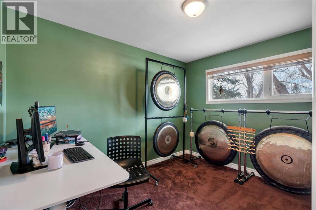 3116 Brentwood Boulevard NW, Calgary, Alberta  T2L 1J8 - Photo 15 - A2301479