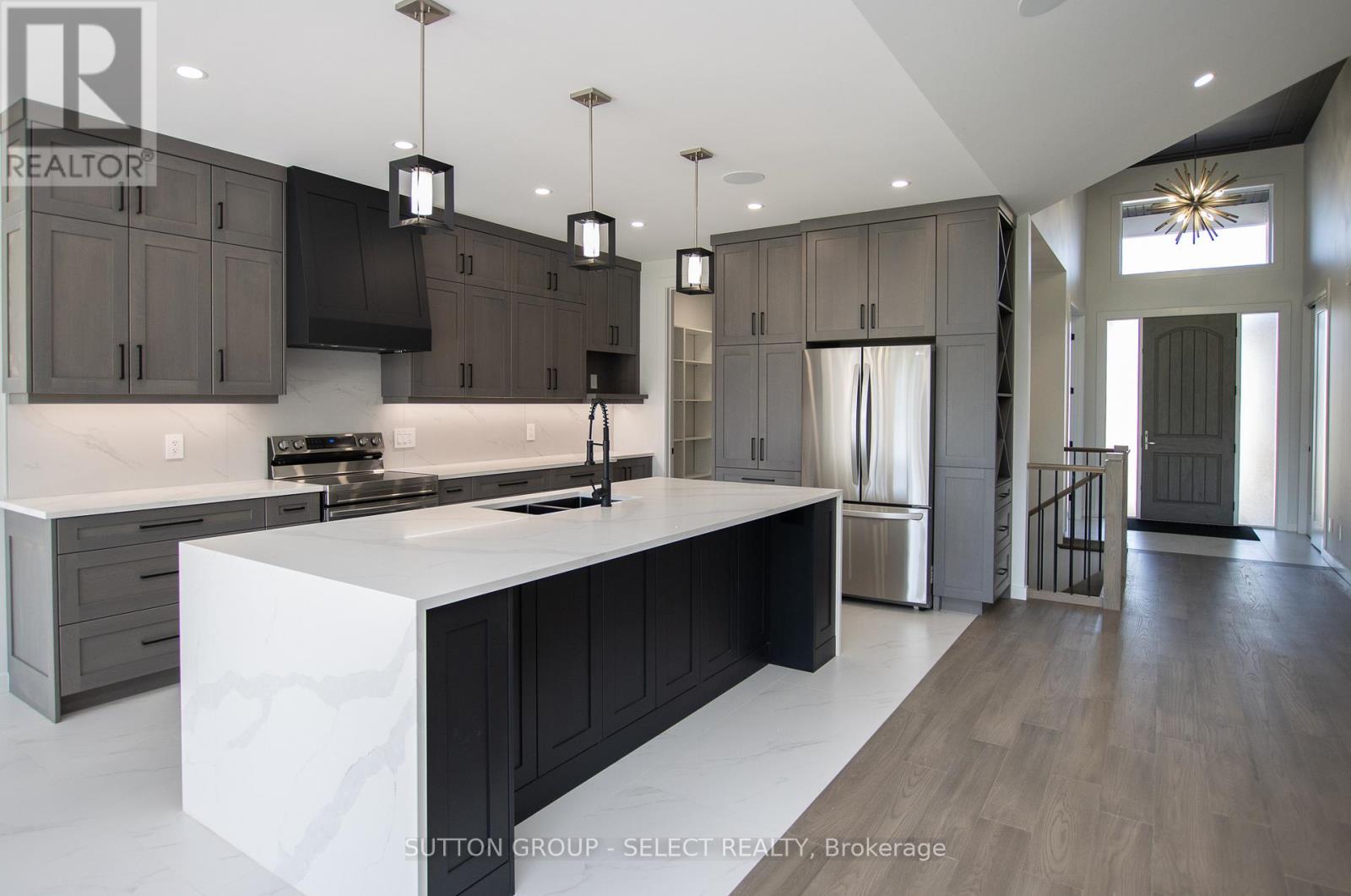 99 Optimist Drive, Southwold, Ontario  N5P 0G4 - Photo 10 - X13033974