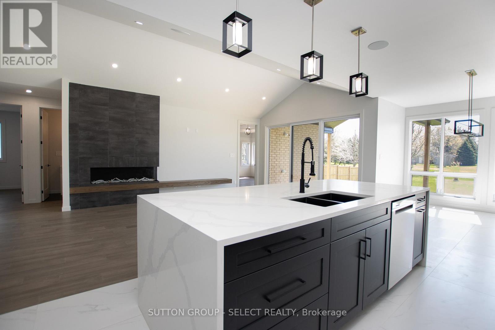 99 Optimist Drive, Southwold, Ontario  N5P 0G4 - Photo 15 - X13033974