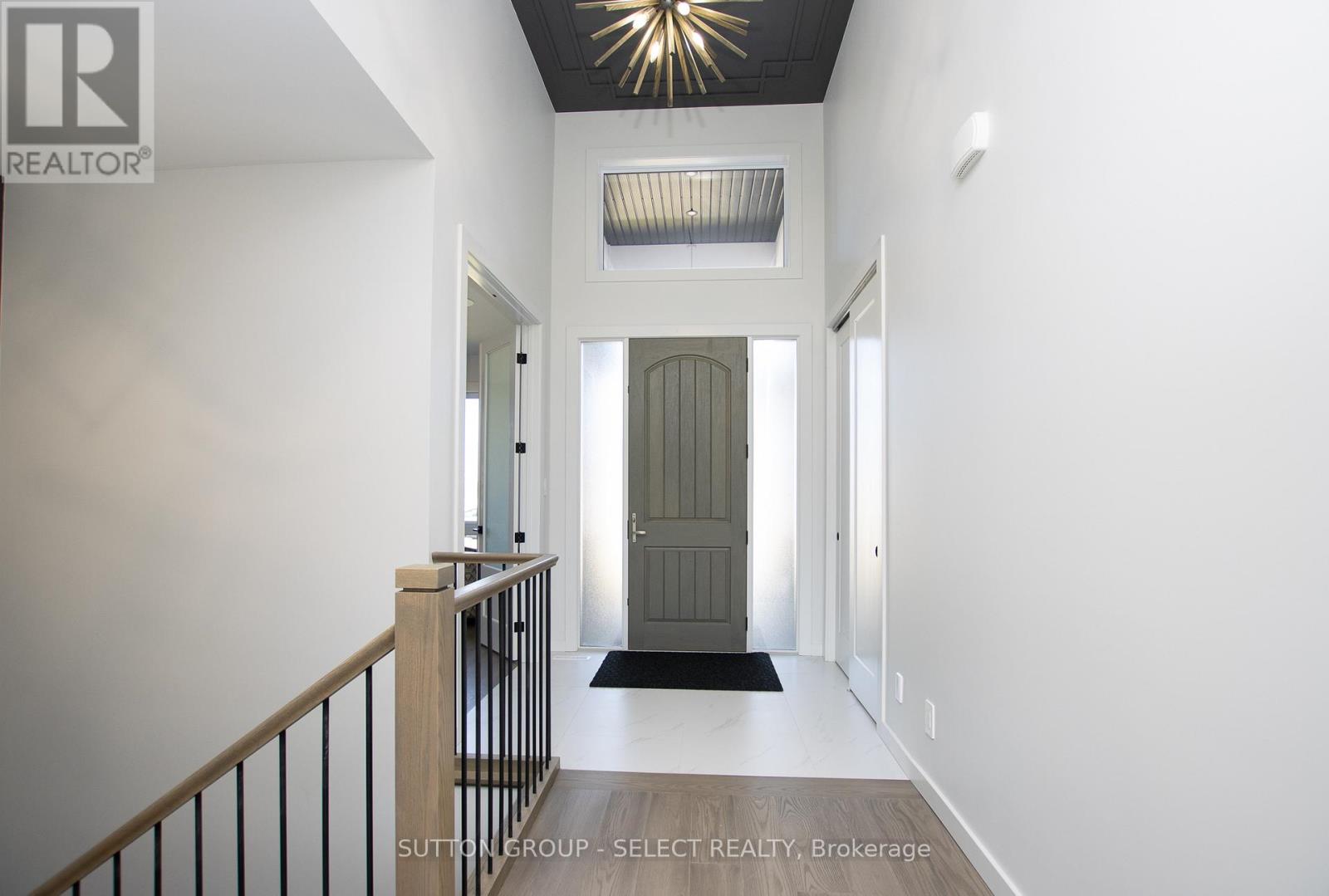 99 Optimist Drive, Southwold, Ontario  N5P 0G4 - Photo 3 - X13033974