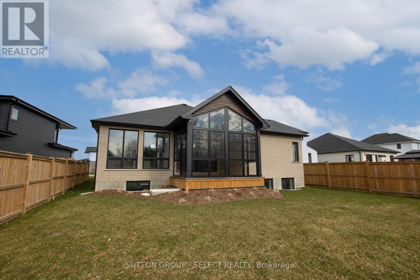 99 Optimist Drive, Southwold, Ontario  N5P 0G4 - Photo 42 - X13033974