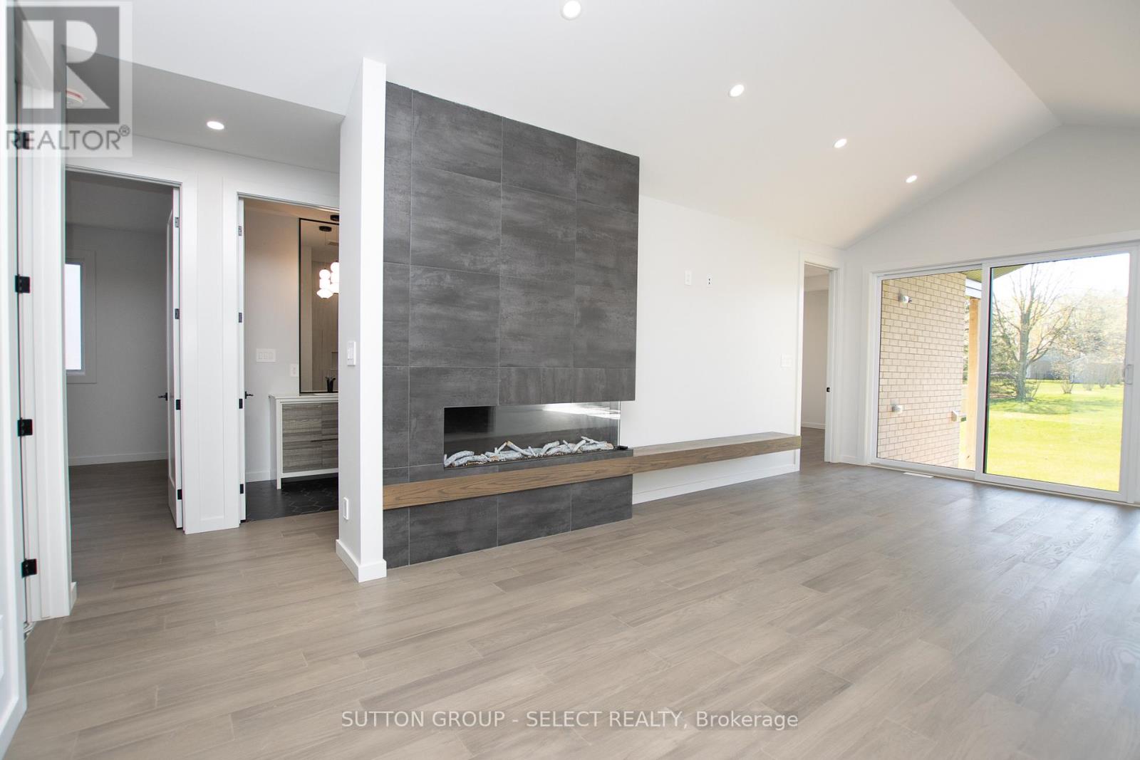 99 Optimist Drive, Southwold, Ontario  N5P 0G4 - Photo 8 - X13033974