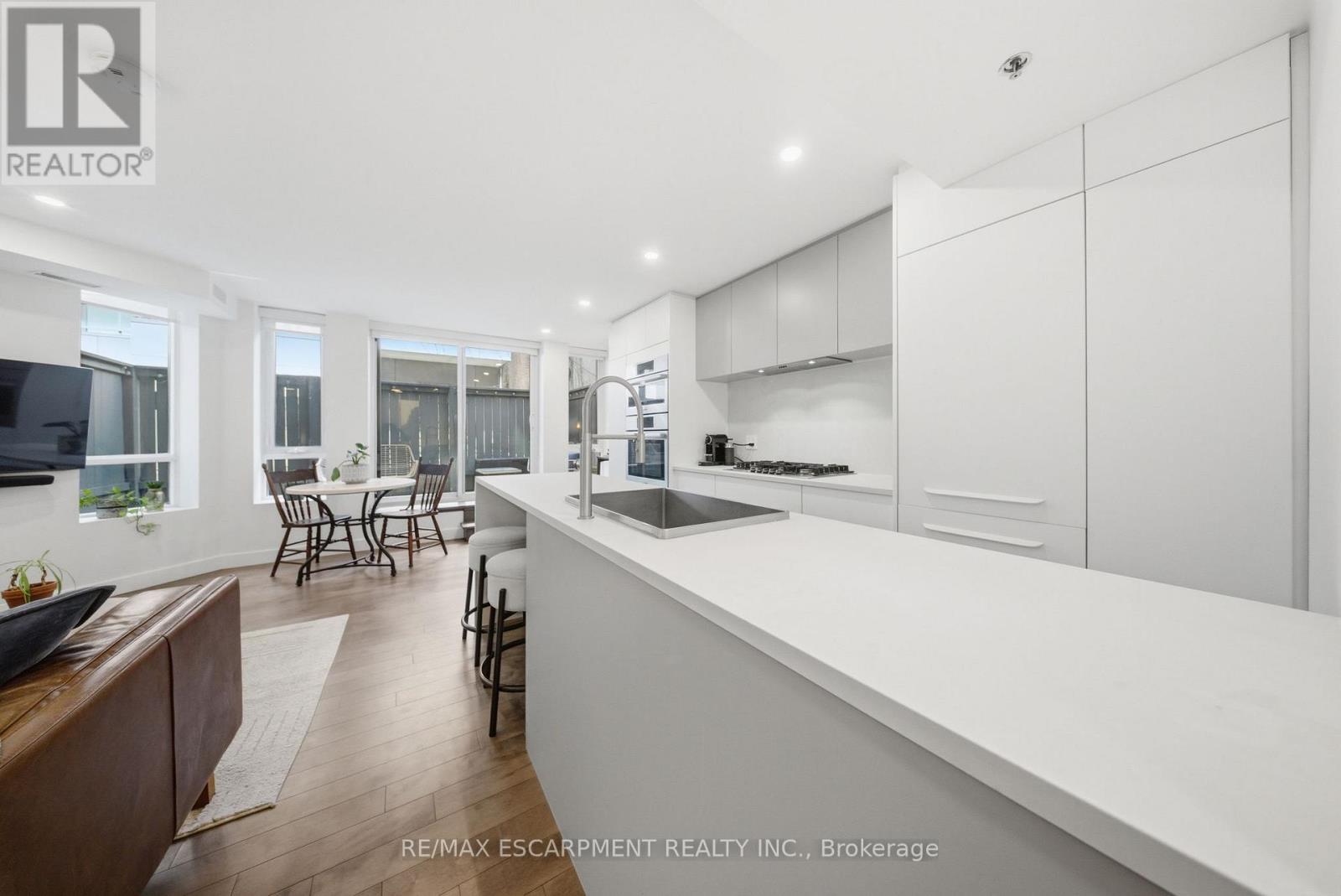 Th1 - 127 Queen Street E, Toronto, Ontario  M5C 1S3 - Photo 2 - C13033940