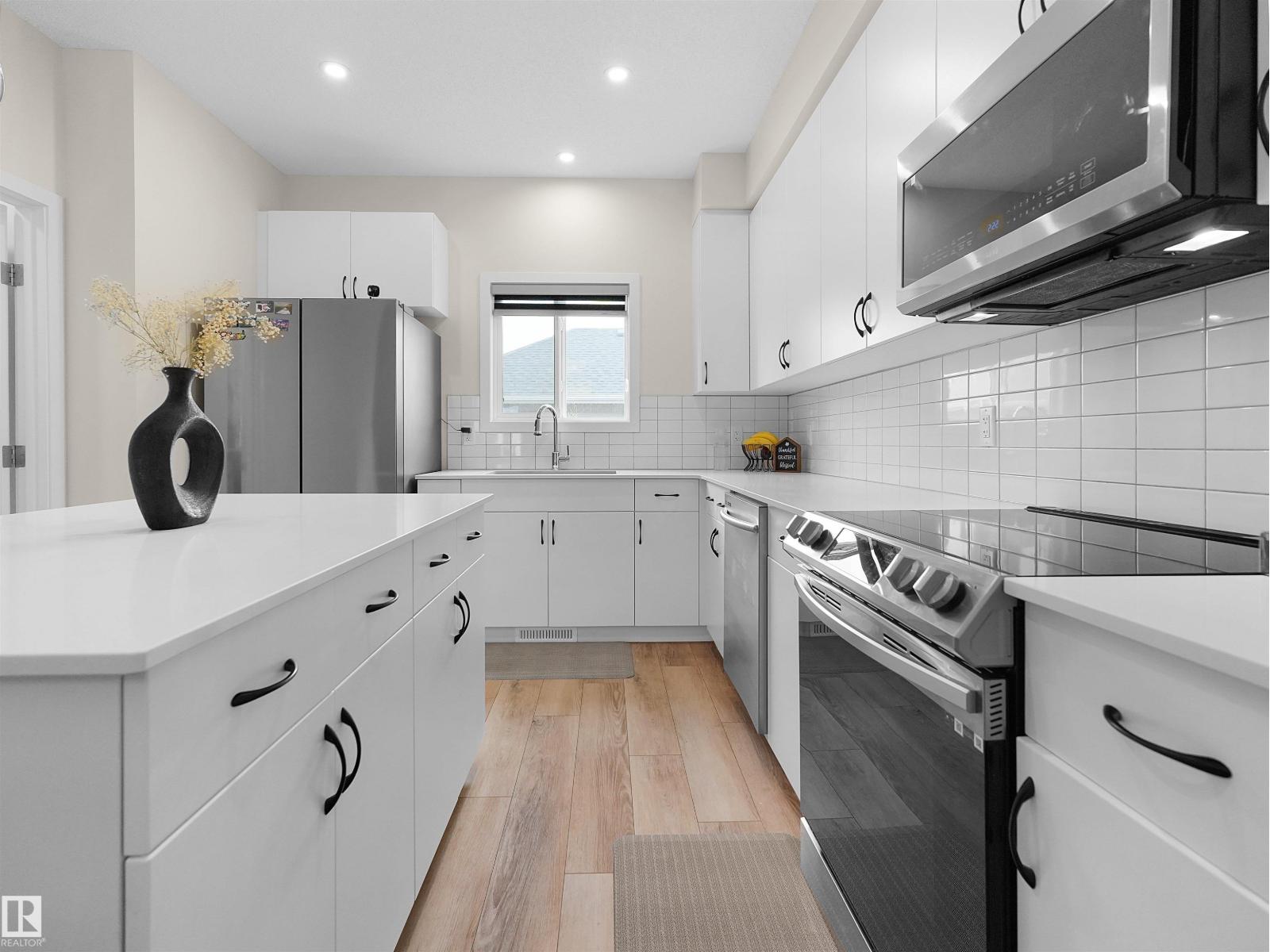 209 Desrochers Bv Sw, Edmonton, Alberta  T6W 4N2 - Photo 10 - E4483688