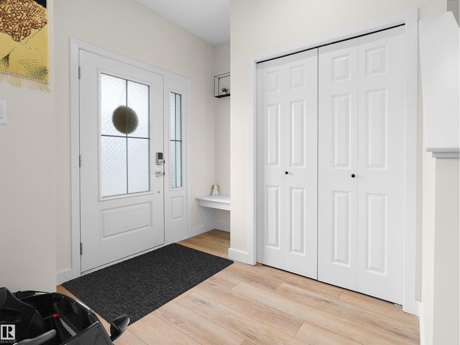 209 Desrochers Bv Sw, Edmonton, Alberta  T6W 4N2 - Photo 2 - E4483688