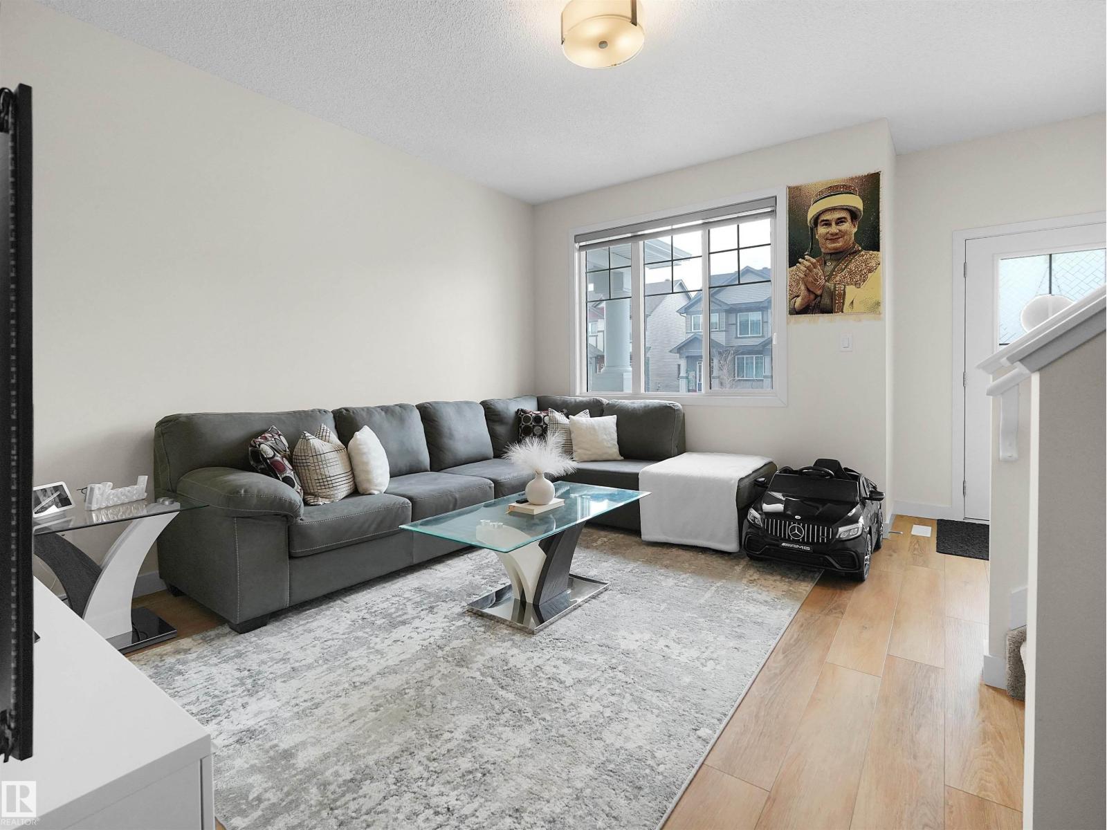 209 Desrochers Bv Sw, Edmonton, Alberta  T6W 4N2 - Photo 4 - E4483688