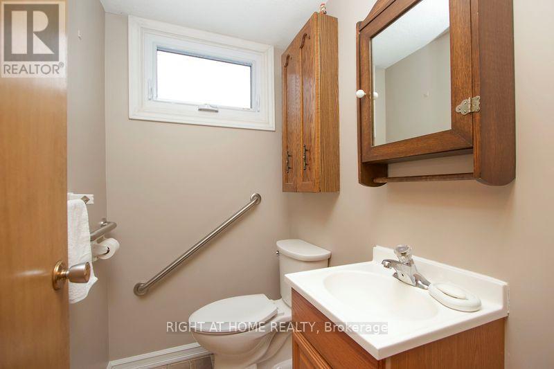 295 Central Park Boulevard N, Oshawa, Ontario  L1G 5Z5 - Photo 11 - E13034016