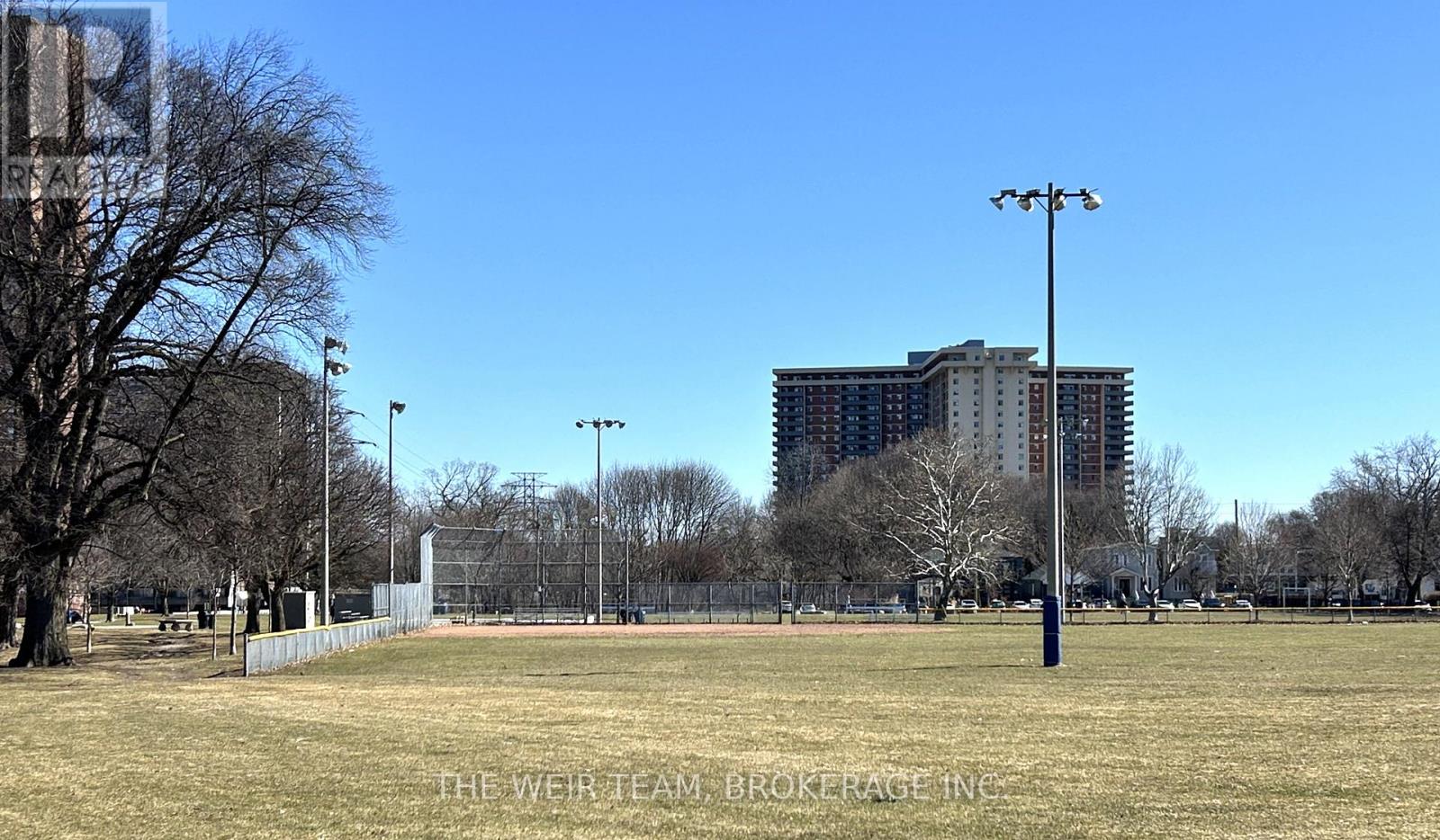 10 Eldon Avenue, Toronto (Crescent Town), Ontario  M4C 5G1 - Photo 30 - E13034040