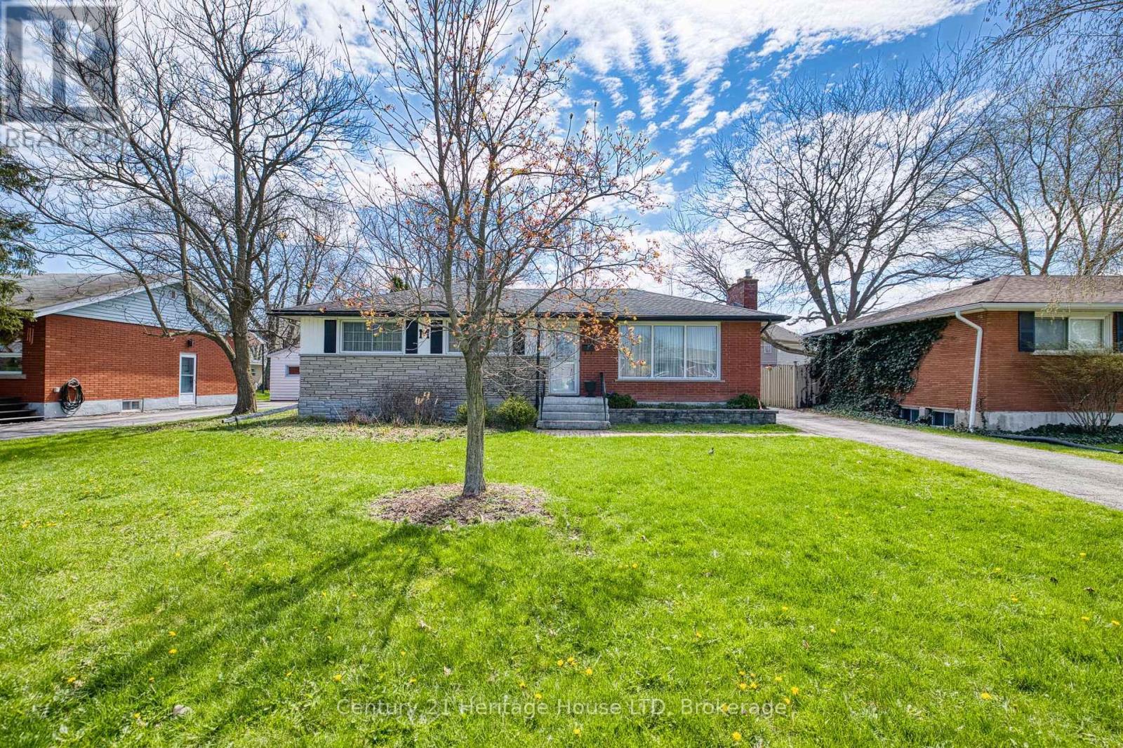 4114 Campbell Avenue, Niagara Falls, Ontario  L2G 6R4 - Photo 1 - X13033956