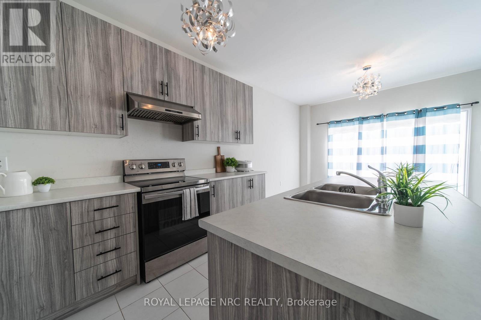 97 Tumblewood Place, Welland, Ontario  L3B 0J3 - Photo 7 - X13034002