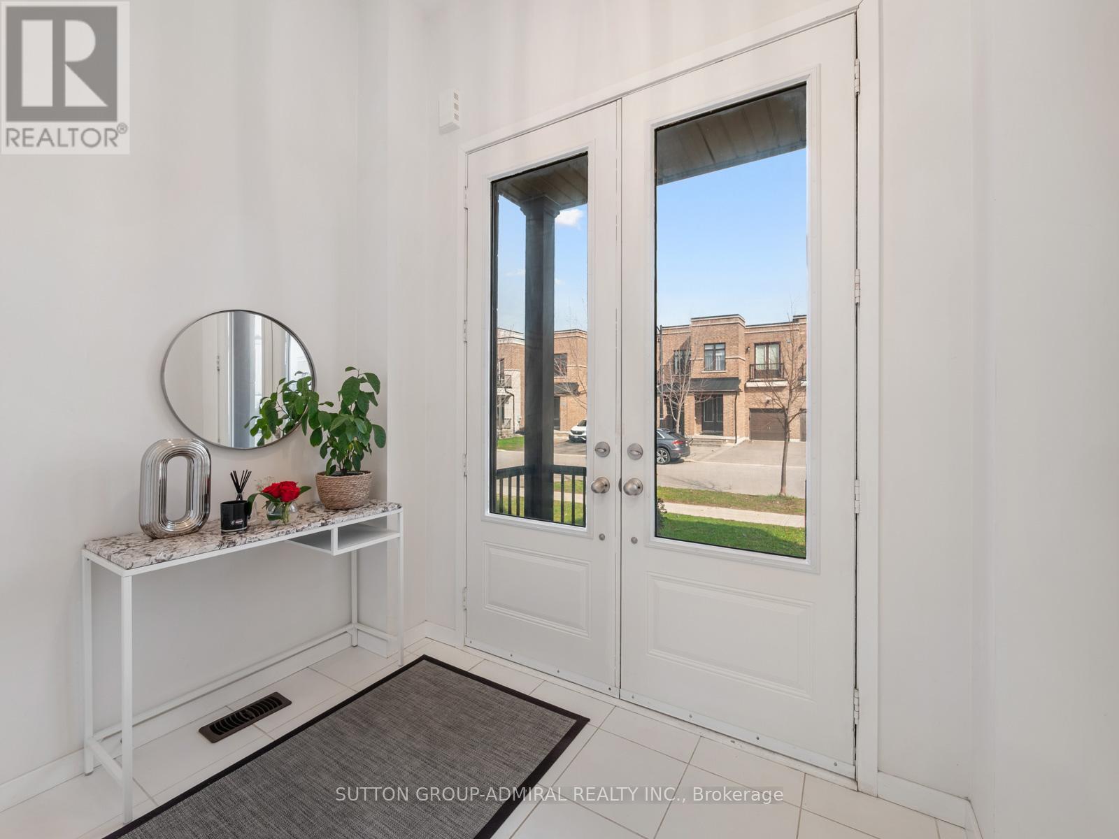 197 Elyse Court, Aurora, Ontario  L4G 2C9 - Photo 5 - N13034020