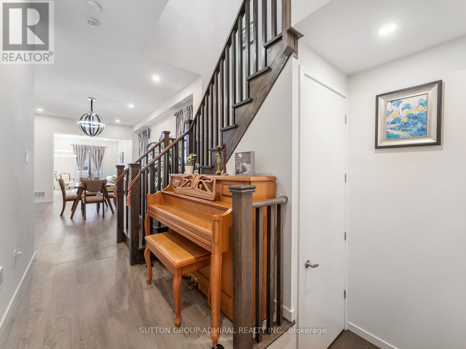 197 Elyse Court, Aurora, Ontario  L4G 2C9 - Photo 6 - N13034020