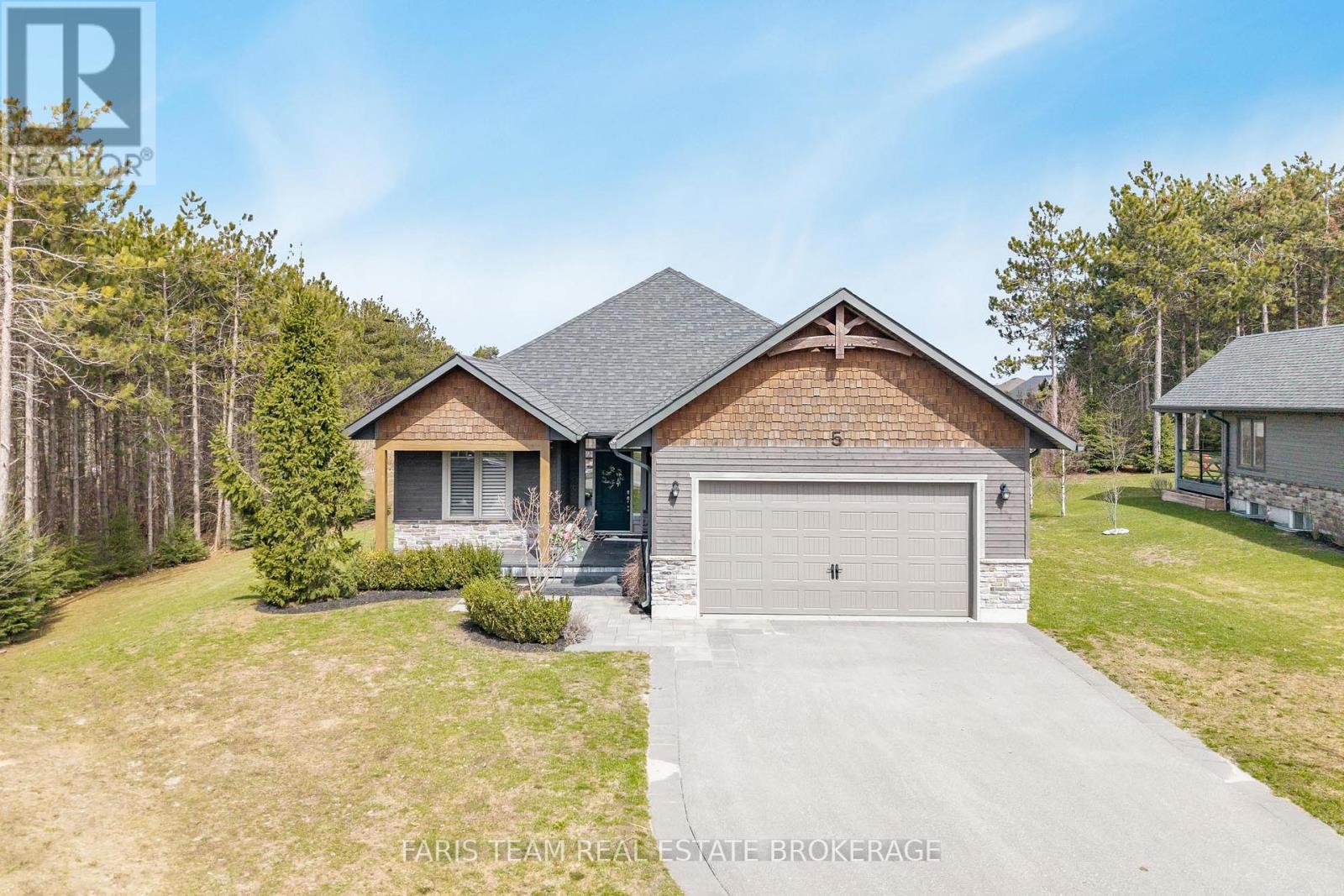 5 BOVILLE COURT, oro-medonte (horseshoe valley), Ontario