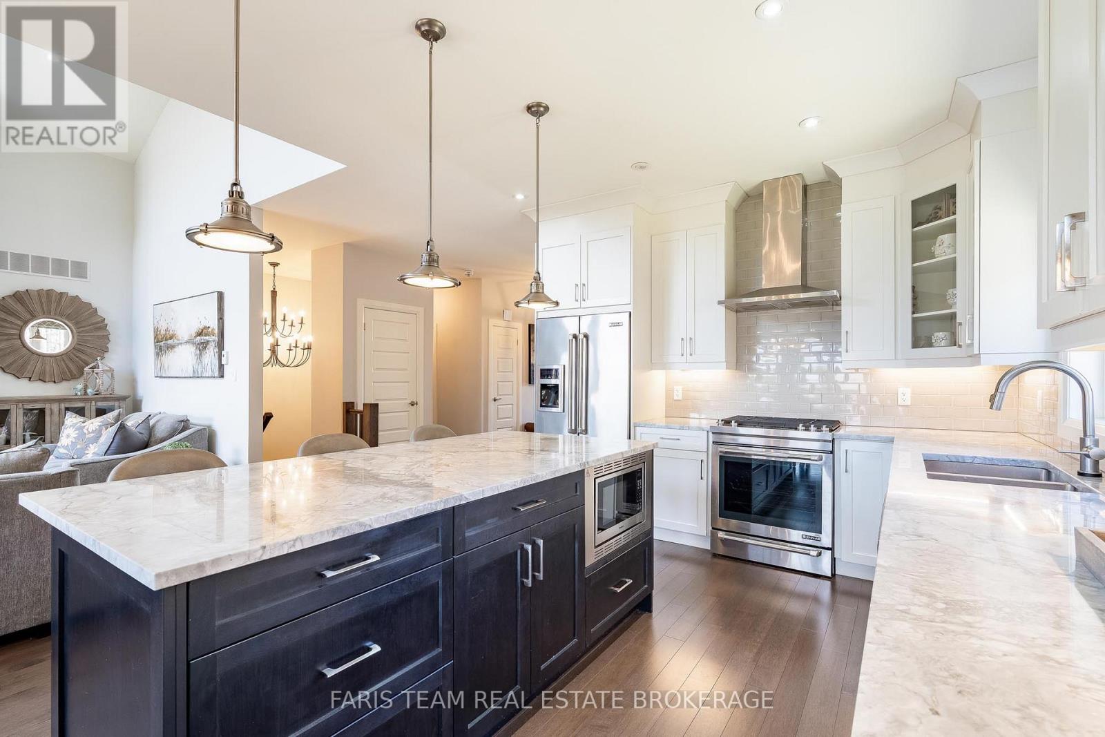 5 Boville Court, Oro-Medonte, Ontario  L0L 2L0 - Photo 10 - S13034024