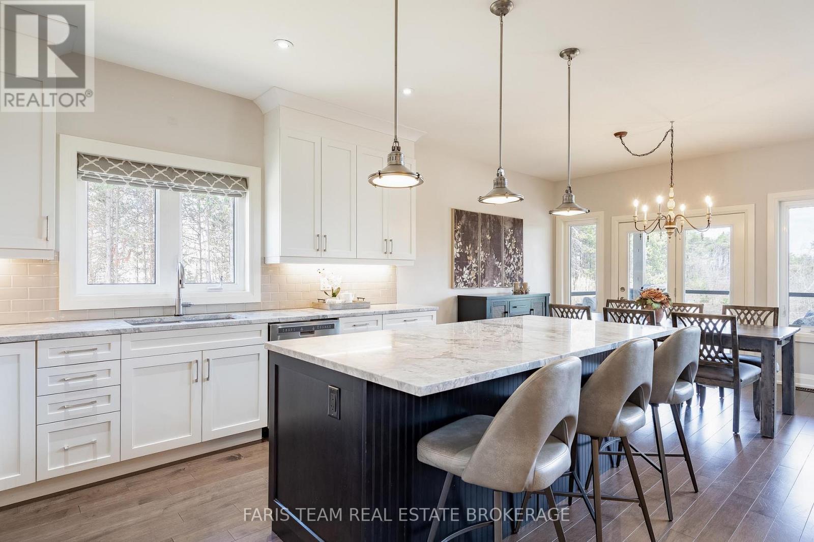 5 Boville Court, Oro-Medonte, Ontario  L0L 2L0 - Photo 11 - S13034024