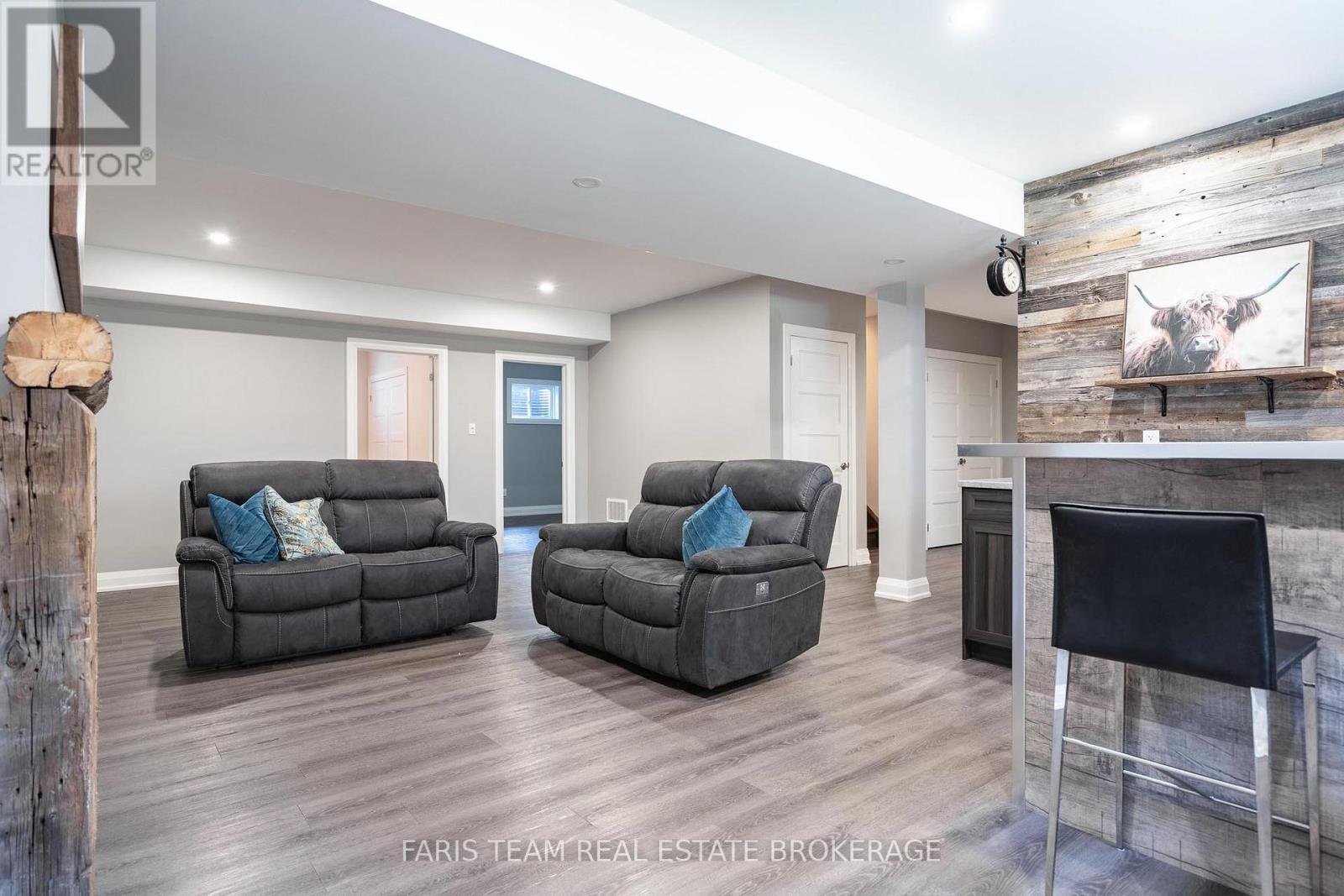 5 Boville Court, Oro-Medonte, Ontario  L0L 2L0 - Photo 27 - S13034024