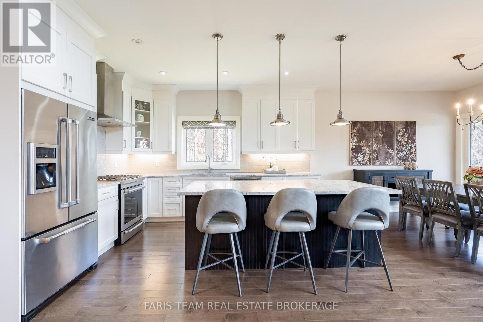 5 Boville Court, Oro-Medonte, Ontario  L0L 2L0 - Photo 6 - S13034024