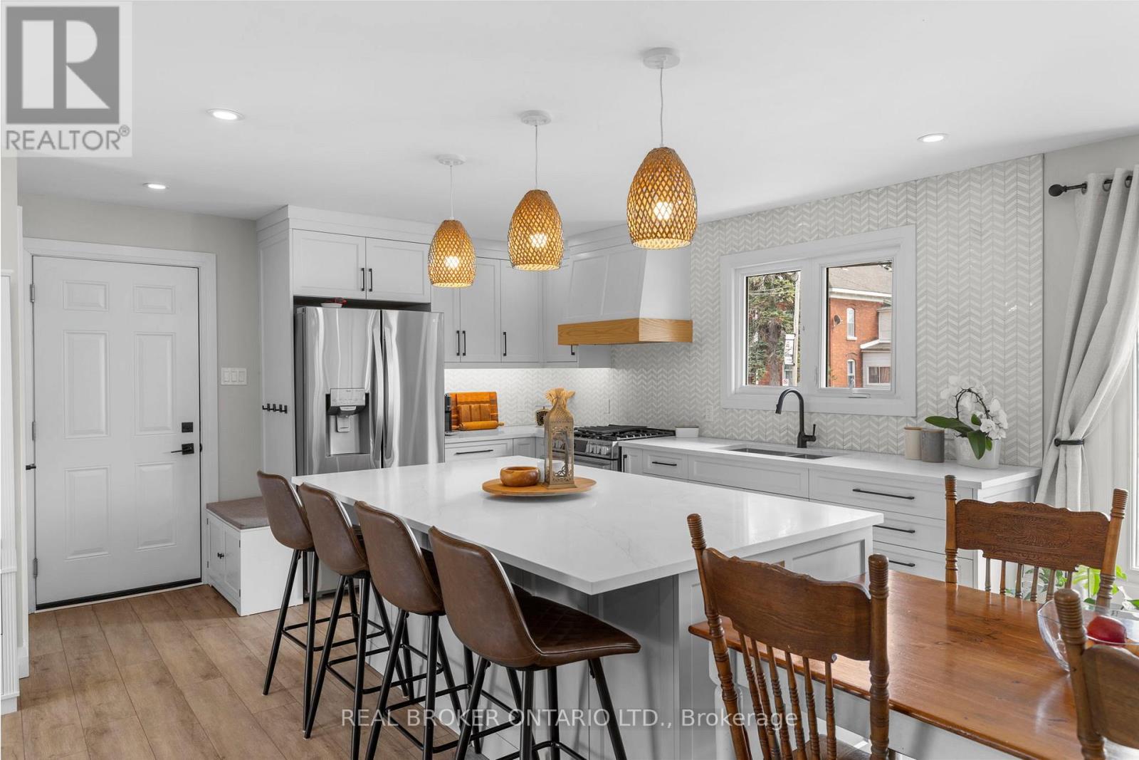 4 Sturgeon Bay Road, Severn, Ontario  L0K 1E0 - Photo 2 - S13034042