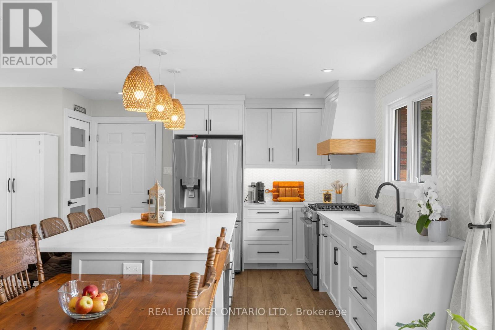 4 Sturgeon Bay Road, Severn, Ontario  L0K 1E0 - Photo 3 - S13034042