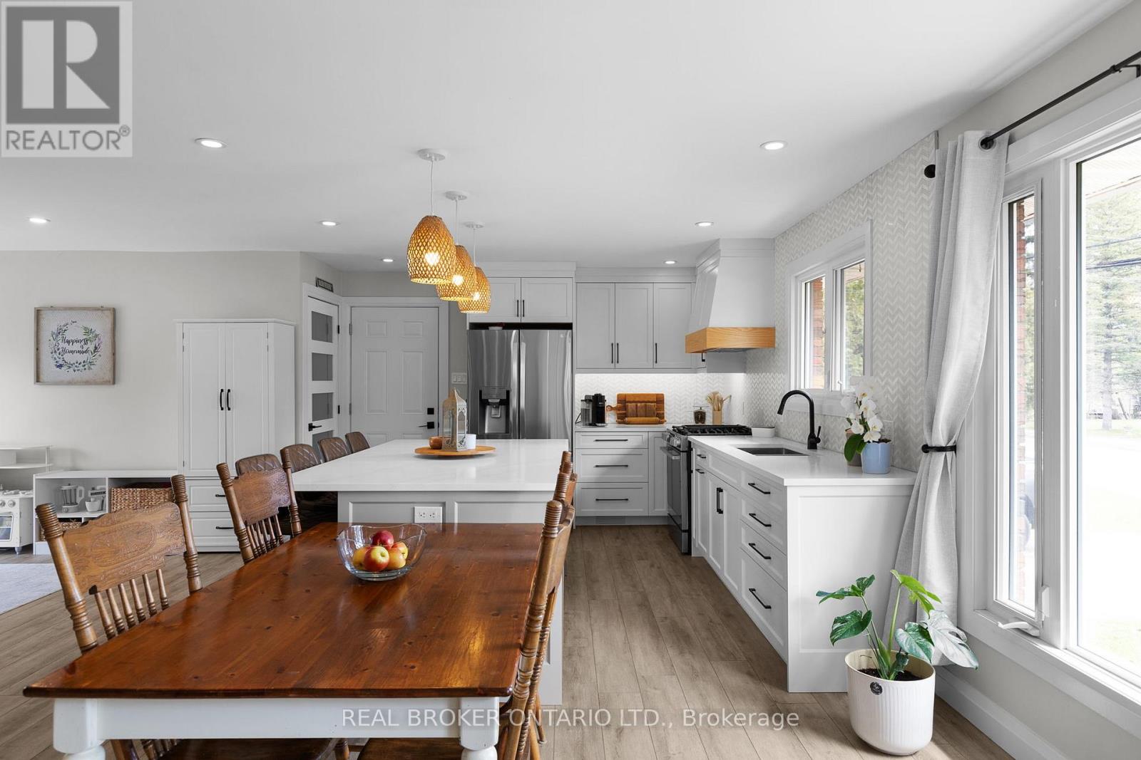 4 Sturgeon Bay Road, Severn, Ontario  L0K 1E0 - Photo 6 - S13034042