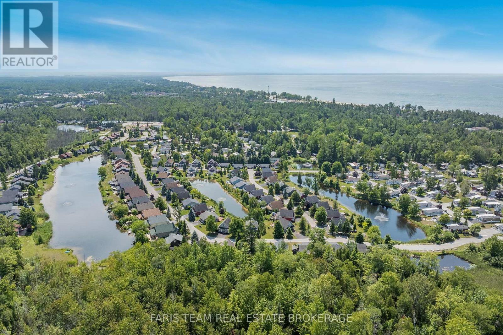 65 Madawaska Trail, Wasaga Beach, Ontario  L9Z 1X7 - Photo 35 - S13034044