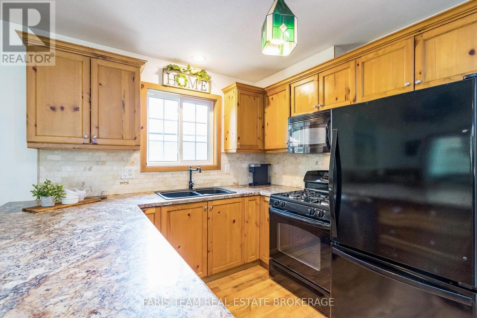 65 Madawaska Trail, Wasaga Beach, Ontario  L9Z 1X7 - Photo 6 - S13034044