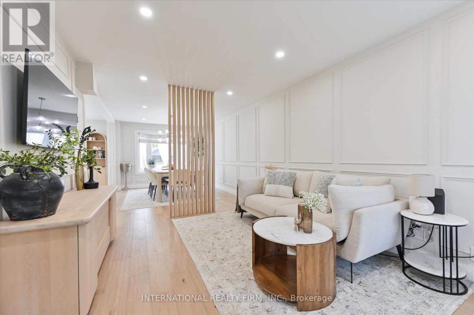 7337 Sandhurst Drive, Mississauga, Ontario  L5N 7G7 - Photo 4 - W13004300