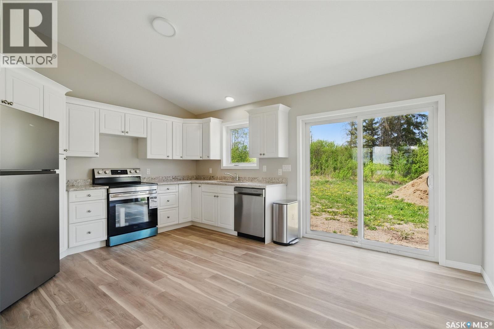 304 Railway Avenue, Garden River Rm No. 490, Saskatchewan  S0J 1T0 - Photo 8 - SK029443