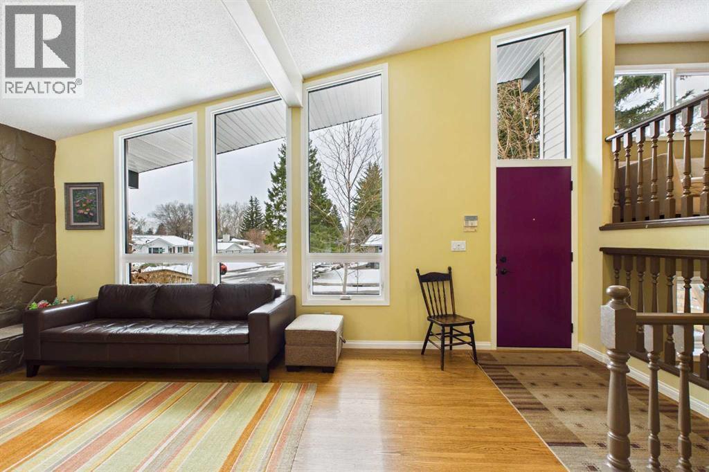 5219 Viceroy Drive NW, Calgary, Alberta  T3A 0V2 - Photo 2 - A2300218