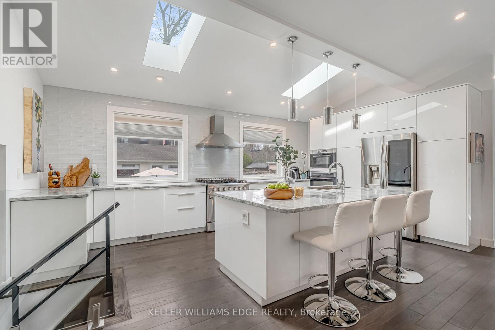 2123 Deyncourt Drive, Burlington, Ontario  L7R 1W2 - Photo 9 - W13033892