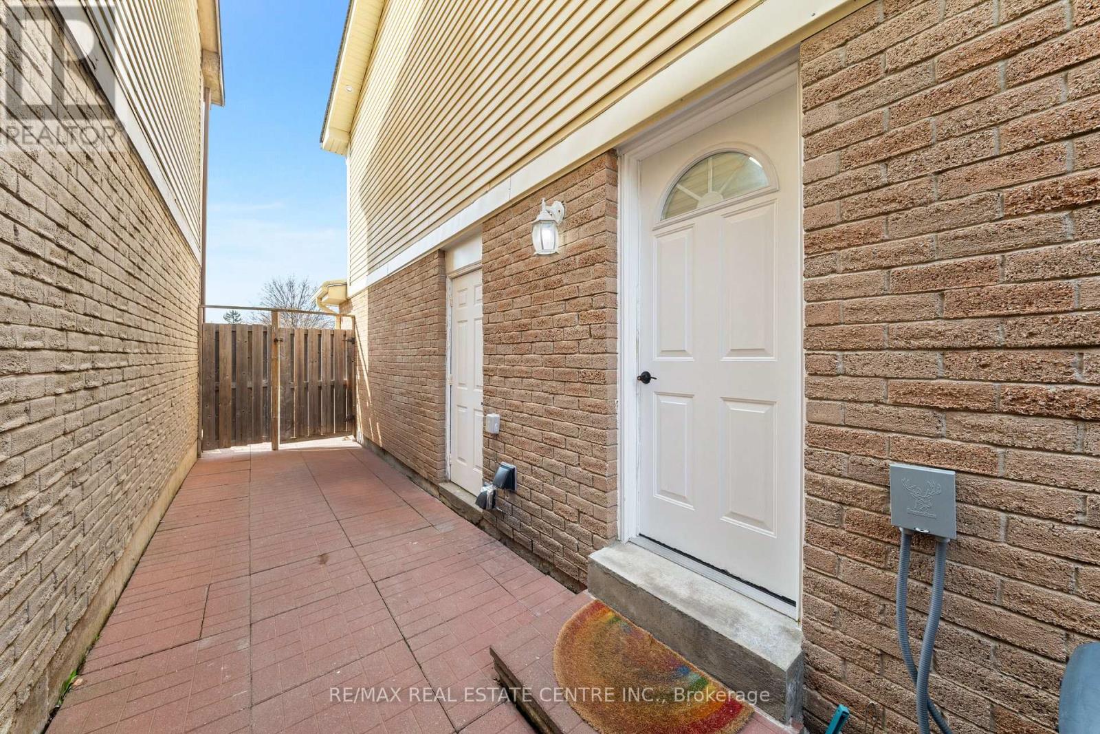 44 Mikado Crescent, Brampton, Ontario  L6S 3R6 - Photo 46 - W13034034