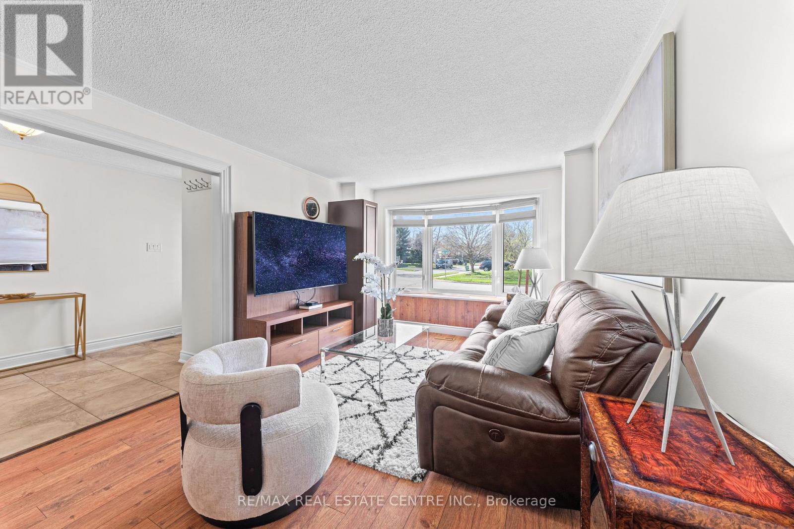 44 Mikado Crescent, Brampton, Ontario  L6S 3R6 - Photo 8 - W13034034