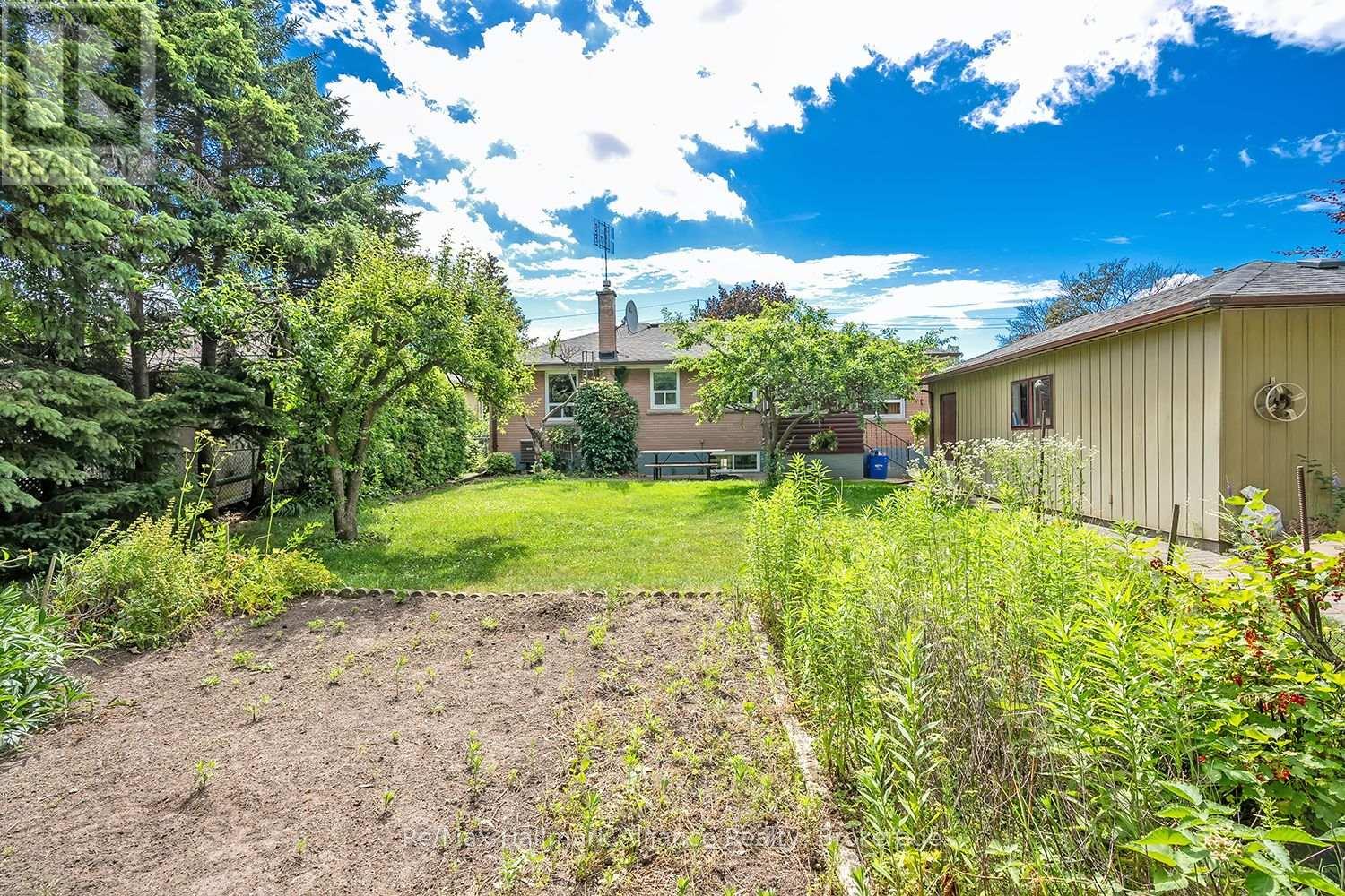 543 Pinegrove Road, Oakville, Ontario  L6K 2C2 - Photo 35 - W12853856