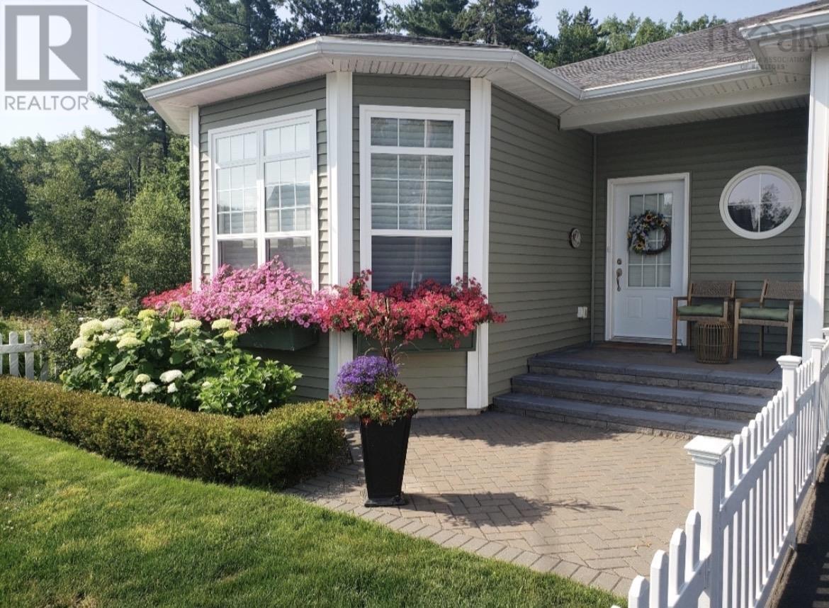 38 Roundhouse Drive, Bridgewater, Nova Scotia  B4V 9A9 - Photo 2 - 202608307