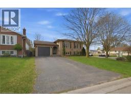 2 FLAMBORO Court, Brantford, Ontario