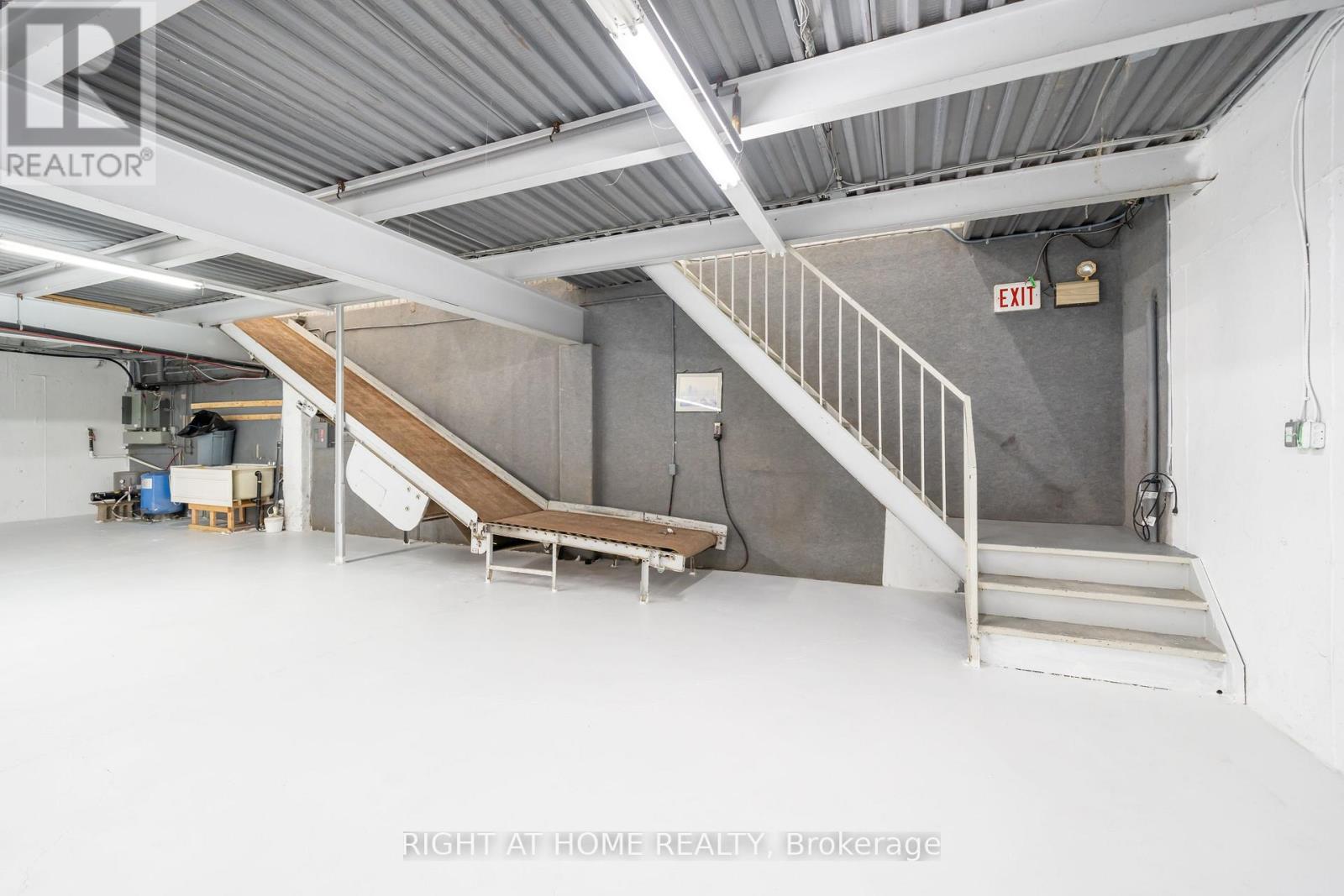 8270 Highway #20 Highway #20, Grimsby, Ontario  L0R 2A0 - Photo 3 - X13033954