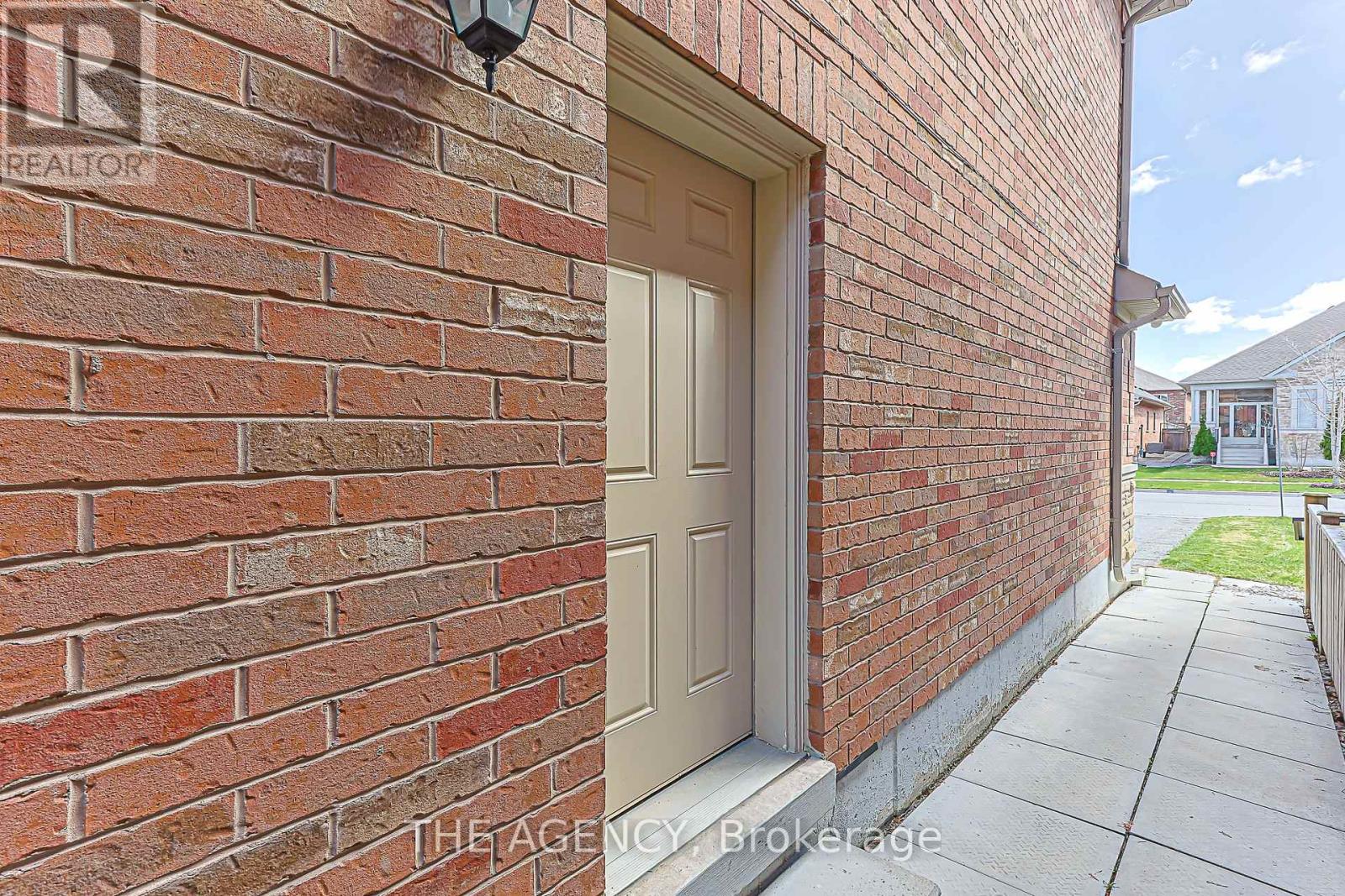 48 Tonner Crescent, Aurora, Ontario  L4G 0G6 - Photo 37 - N12890922