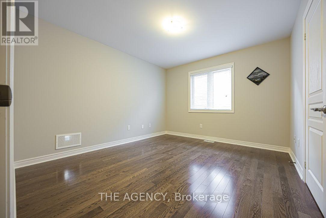 48 Tonner Crescent, Aurora, Ontario  L4G 0G6 - Photo 34 - N12890922