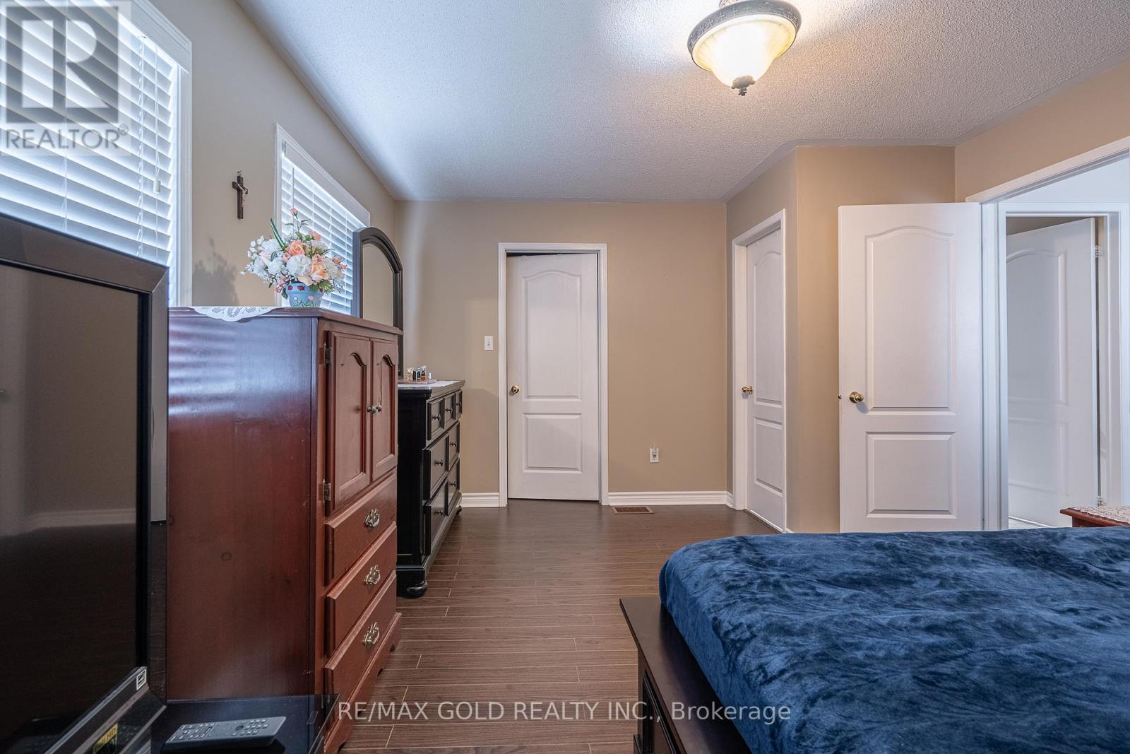 31 Mistdale Crescent, Brampton, Ontario  L7A 1S2 - Photo 13 - W13009036