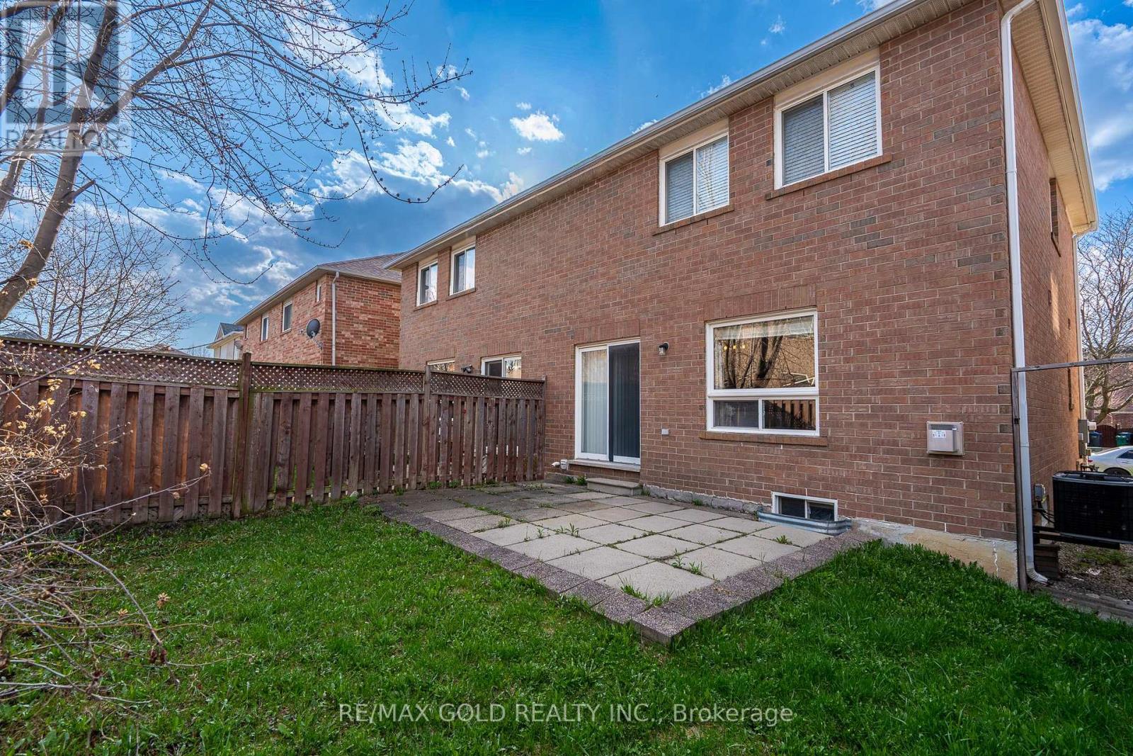 31 Mistdale Crescent, Brampton, Ontario  L7A 1S2 - Photo 22 - W13009036